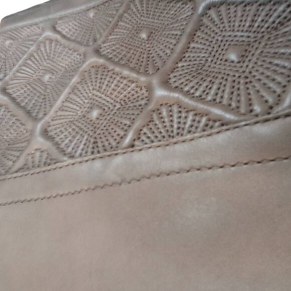 B. Makowsky BFLEEZA Desert Leather Knee High Boots – Women’s 9, New in Box - Picture 2 of 5